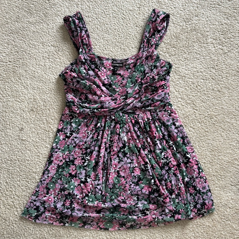 EXPRESS Women’s Blouse, Floral, Flowy Style, Size Medium, Excellent Condition!